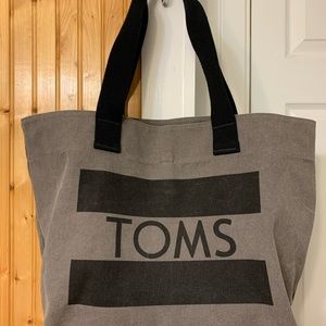 EUC TOMS ROOMY CANVAS TOTE BAG.. with free keychain 😊